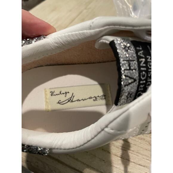 Vintage Havana Women's White Sneakers with Pink Star Accents 6.5 NWT - Picture 5 of 9